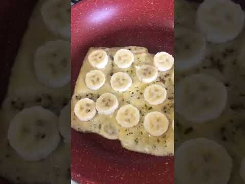 Panquequinha de banana com queijo. 🍌 🧀
