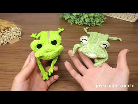 Estojo de crochê Romeu e Julieta com amigurumi sapinho e sapinha de crochê